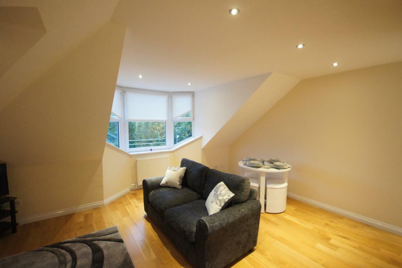 Modern, Cosy Apartment In Bearsden With Private Parking Γλασκώβη Εξωτερικό φωτογραφία